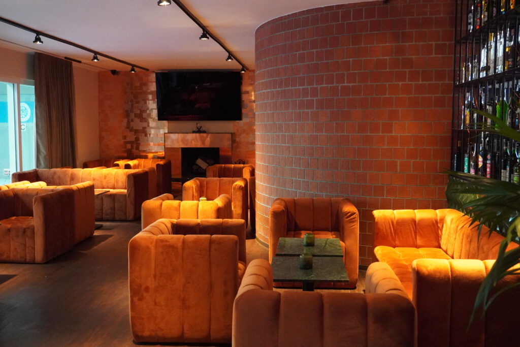 charlie costini lounge